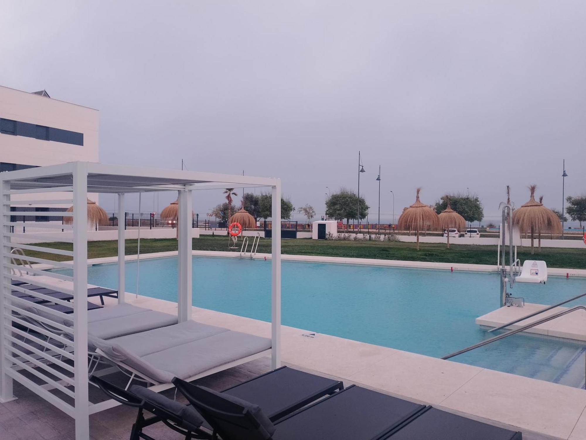 Apartamento Bajo Con Jardin En Primera Linea De Playa Málaga Exterior foto
