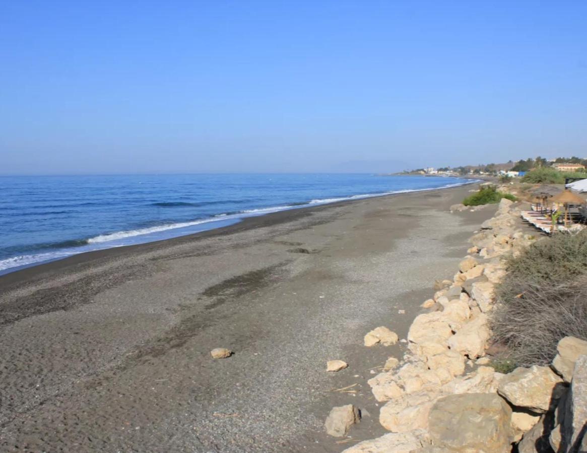 Apartamento Bajo Con Jardin En Primera Linea De Playa Málaga Exterior foto