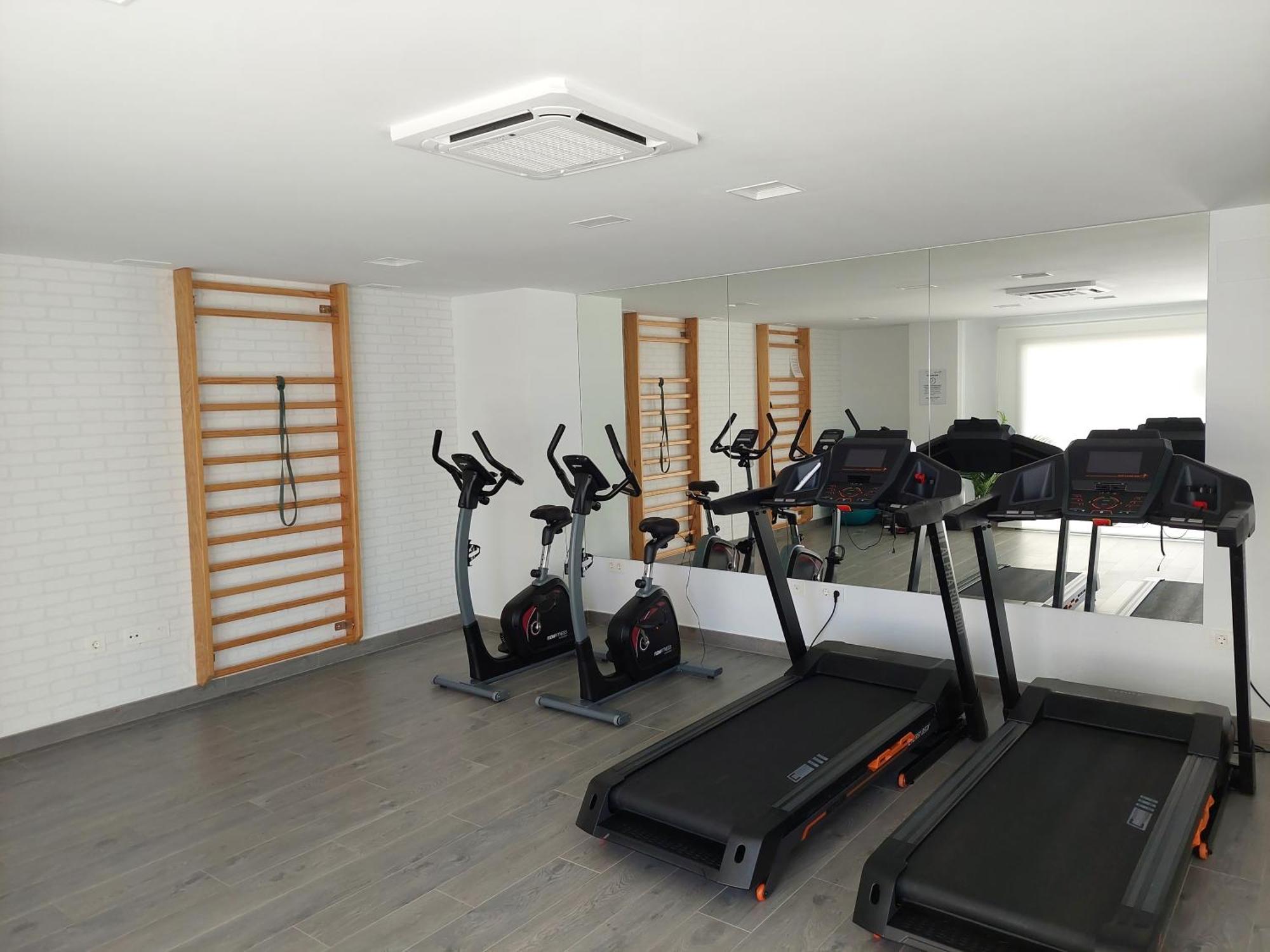 Apartamento Bajo Con Jardin En Primera Linea De Playa Málaga Exterior foto